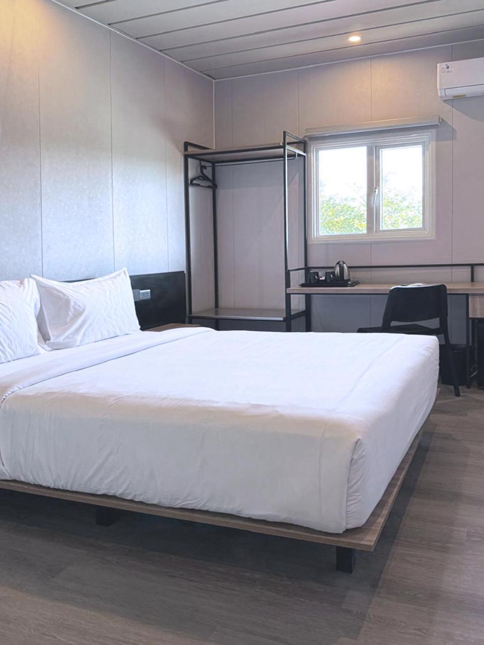 Conjioo Hotel Sumbawa Managed By Mhm Maluk Eksteriør bilde