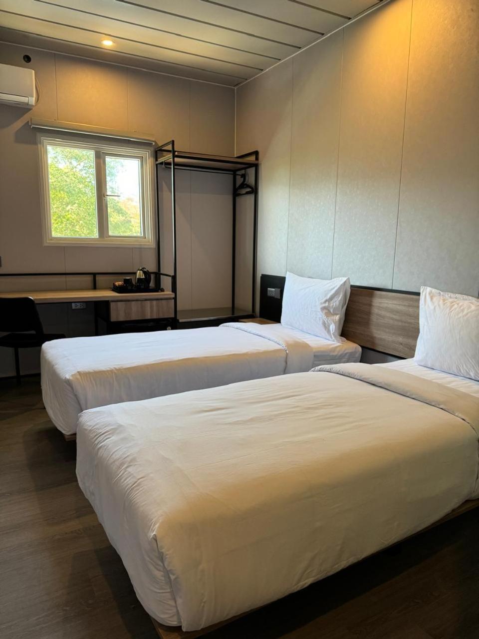 Conjioo Hotel Sumbawa Managed By Mhm Maluk Eksteriør bilde
